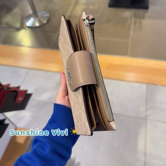 NWT Coach Phone Wallet In Signature Canvas CW780 SV/Sand/Taupe - Picture 5 of 5